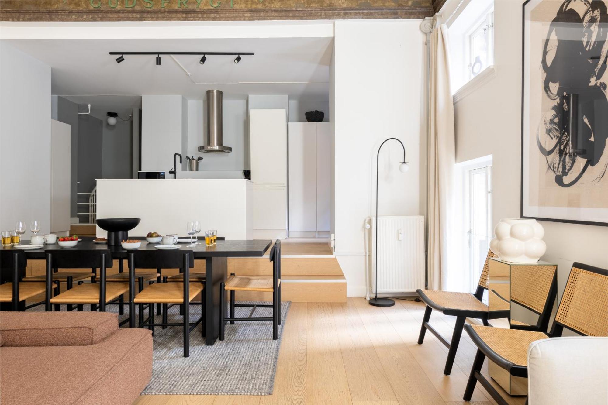 Unique 3 Bedroom Apartment In Vibrant Frederiksberg Копенхаген Екстериор снимка