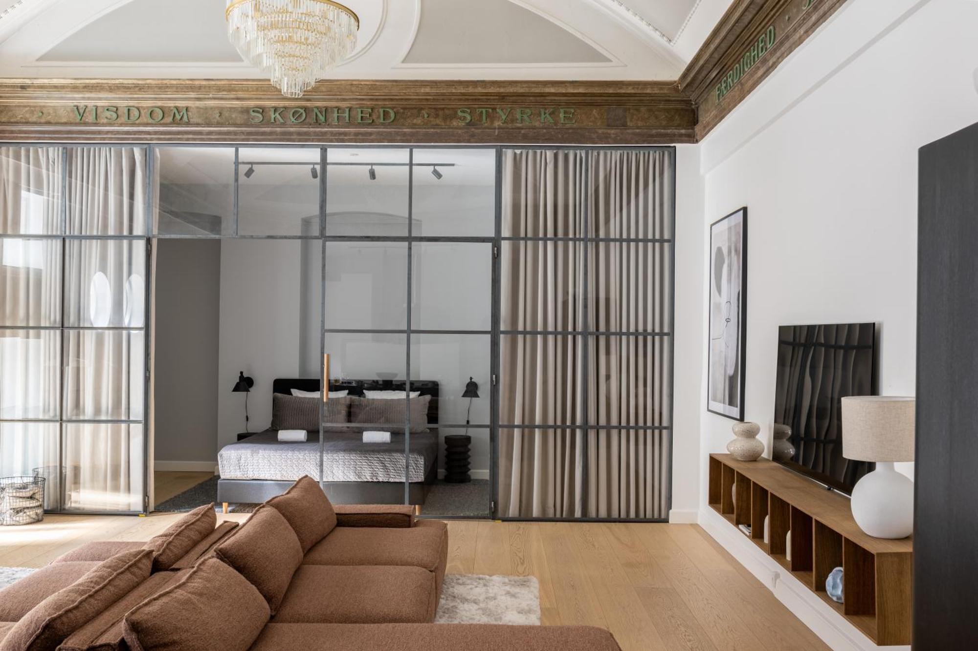 Unique 3 Bedroom Apartment In Vibrant Frederiksberg Копенхаген Екстериор снимка