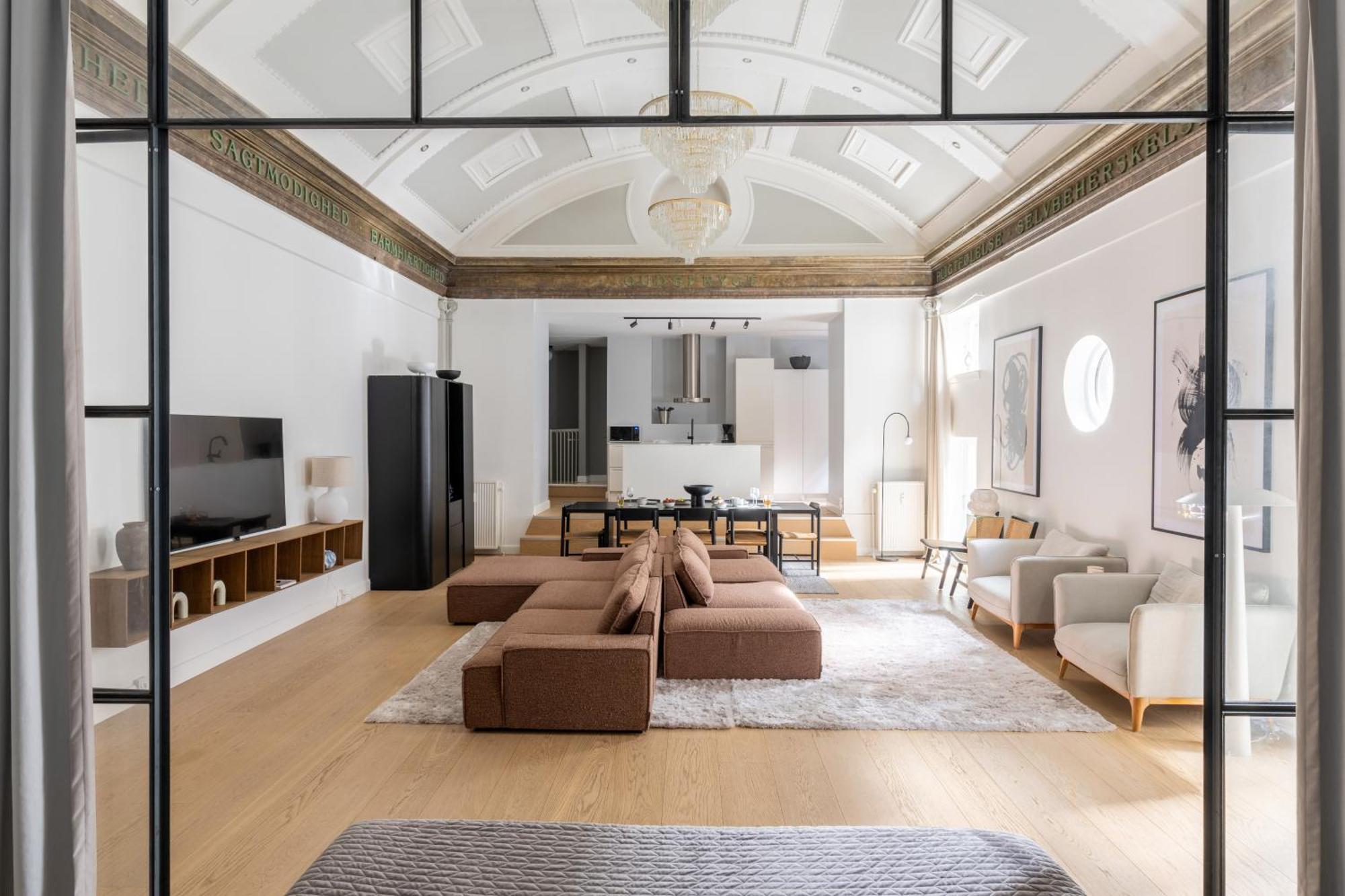 Unique 3 Bedroom Apartment In Vibrant Frederiksberg Копенхаген Екстериор снимка