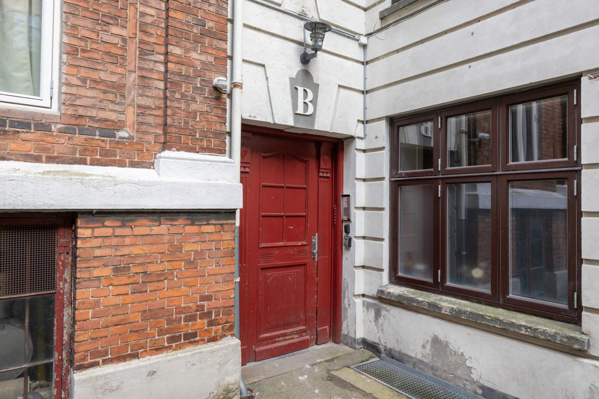 Unique 3 Bedroom Apartment In Vibrant Frederiksberg Копенхаген Екстериор снимка
