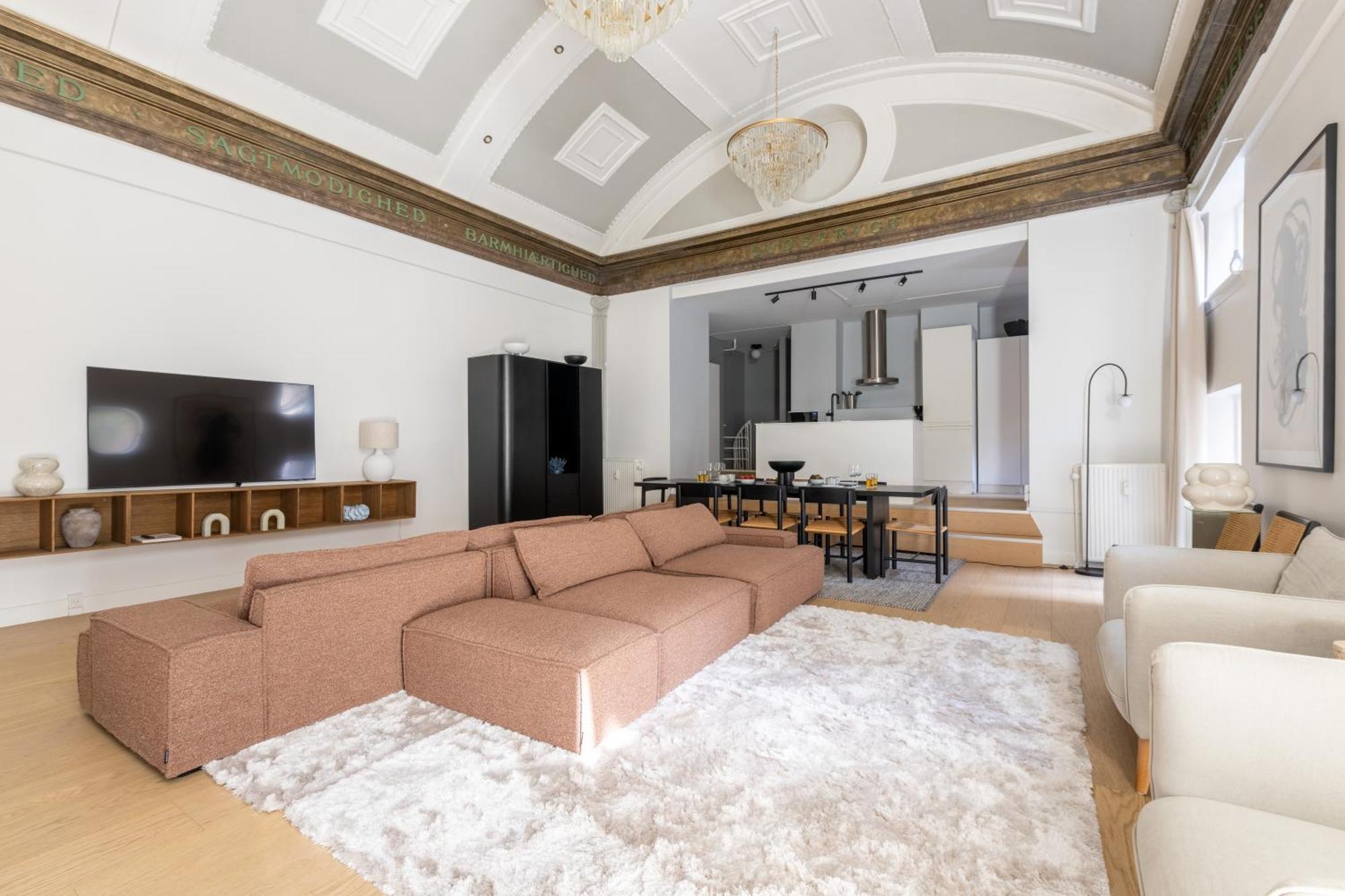 Unique 3 Bedroom Apartment In Vibrant Frederiksberg Копенхаген Екстериор снимка